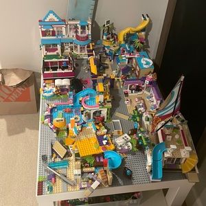 HUGE AMOUNT OF LEGOS!